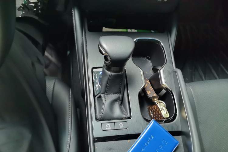 Used Lexus ES 2022 200 Excellence Edition Gear Lever