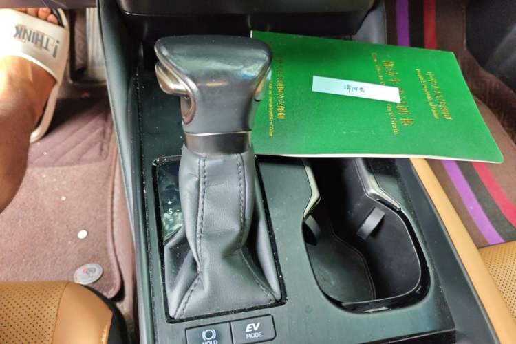 Used Lexus ES 2022 300h Excellence Edition Gear Lever
