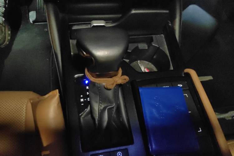 Used Lexus ES 2022 200 Excellence Edition Gear Lever