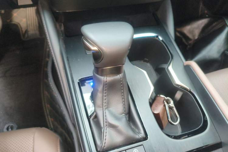 Used Lexus ES 2022 200 Luxury Edition Gear Lever