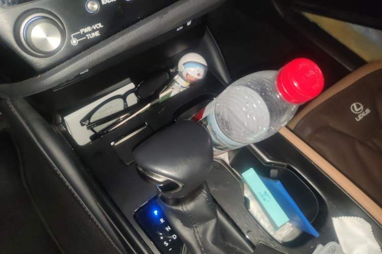 Used Lexus ES 2022 300h Excellence Edition Gear Lever