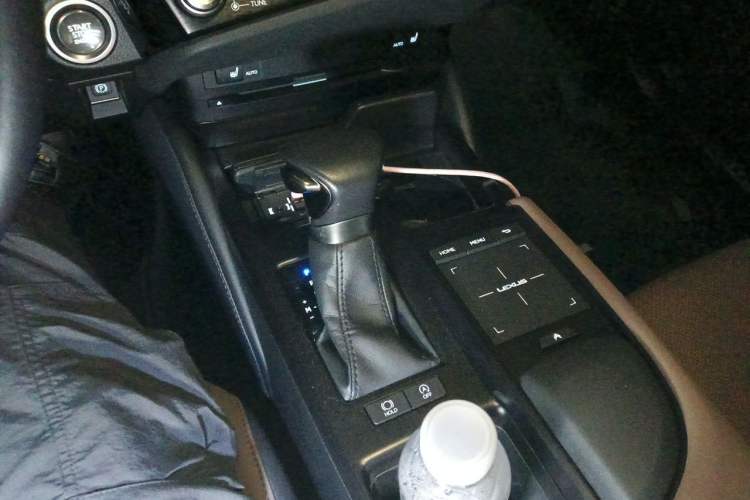 Used Lexus ES 2022 200 Excellence Edition Gear Lever