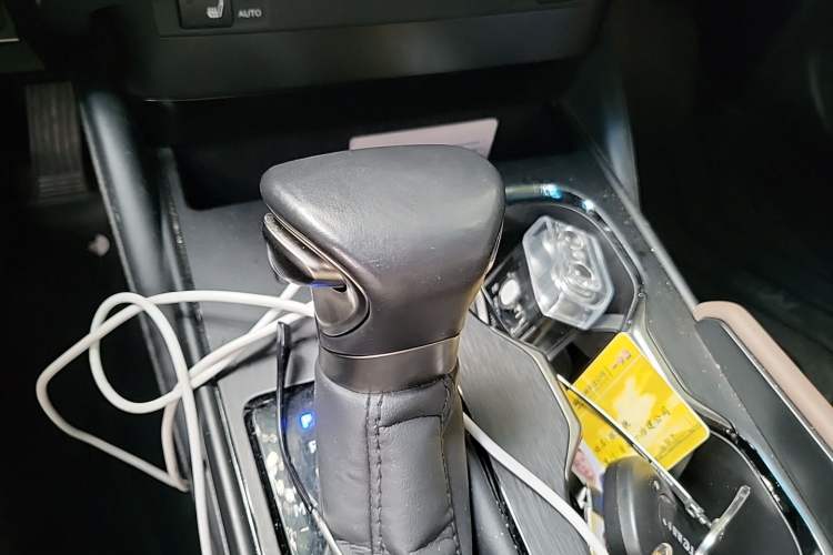 Used Lexus ES 2022 200 Excellence Edition Gear Lever