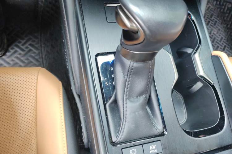 Used Lexus ES 2022 300h Excellence Edition Gear Lever