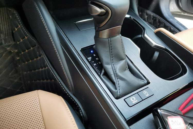 Used Lexus ES 2022 200 Excellence Edition Gear Lever