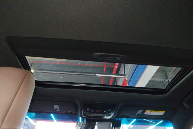 Used Lexus ES 2022 300h Deluxe Edition Headliner