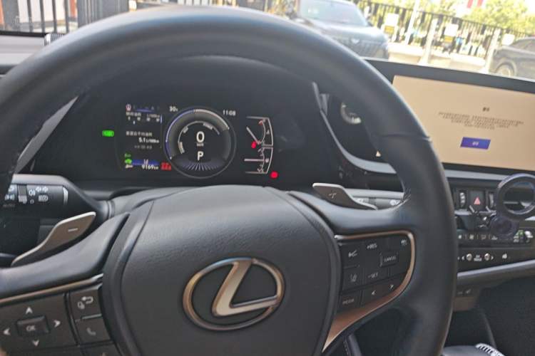 Used Lexus ES 2022 300h Excellence Edition Instrument Cluster