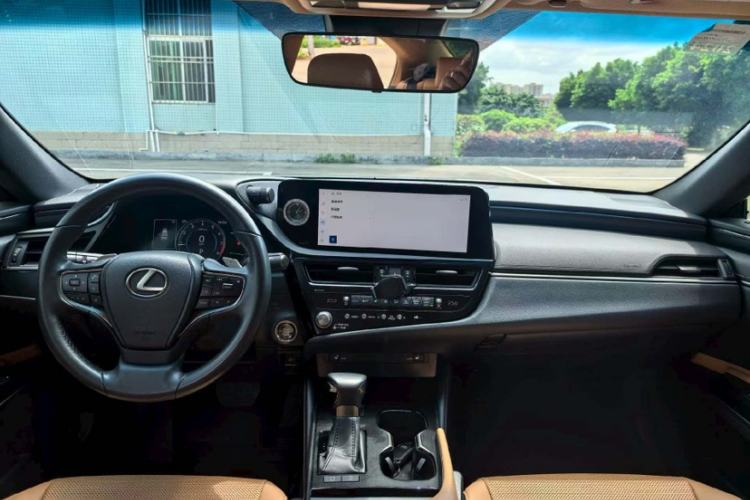 Used Lexus ES 2022 200 Excellence Edition Interior 1