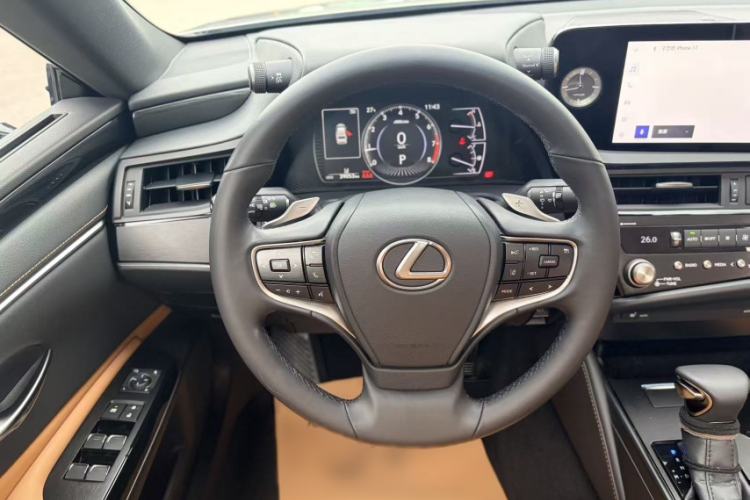 Used Lexus ES 2022 200 Excellence Edition Interior 10