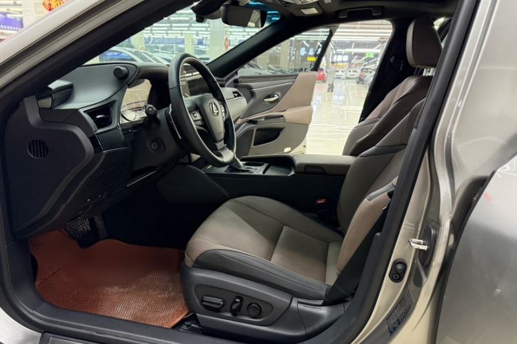 Used Lexus ES 2022 200 Excellence Edition Interior 2