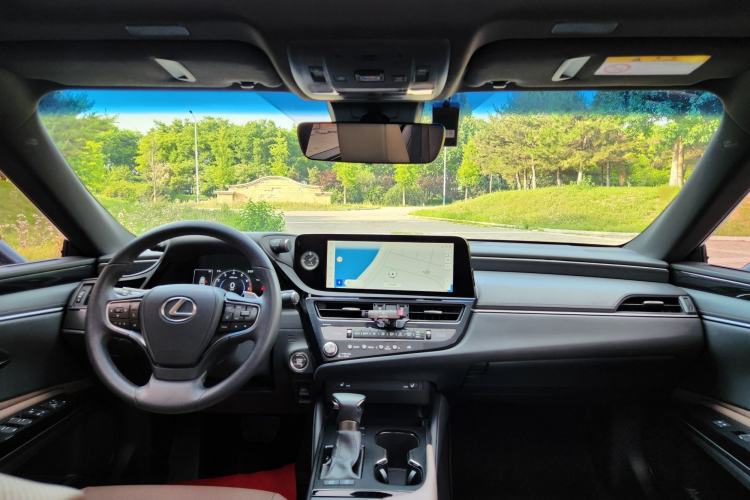 Used Lexus ES 2022 200 Excellence Edition Interior 2