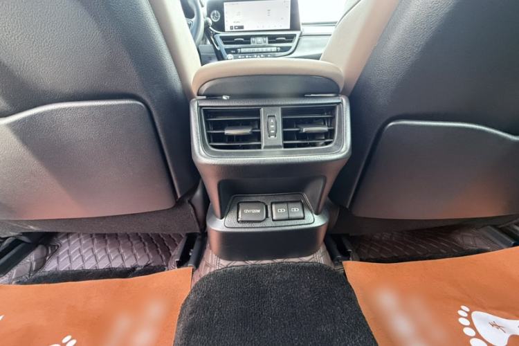 Used Lexus ES 2022 300h Deluxe Edition Interior 2