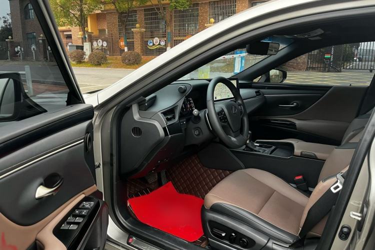 Used Lexus ES 2022 200 Excellence Edition Interior 2