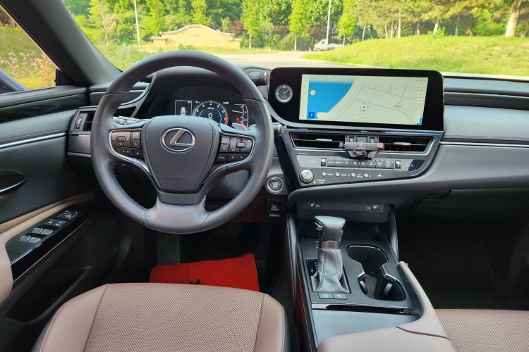 Used Lexus ES 2022 200 Excellence Edition Interior 4