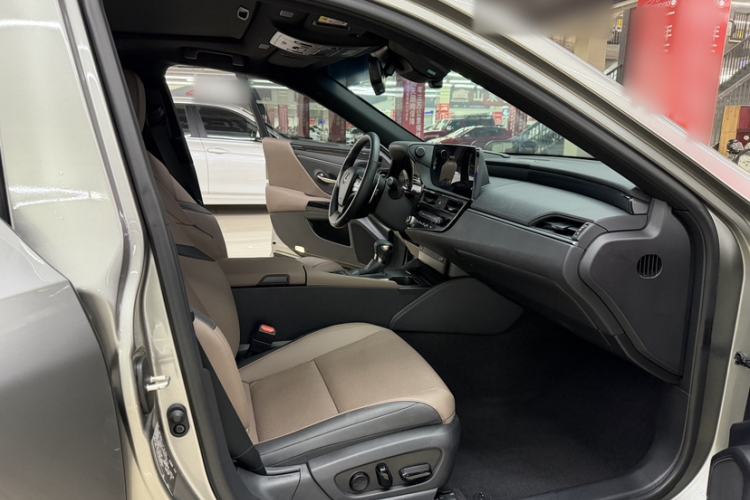 Used Lexus ES 2022 200 Excellence Edition Interior 5