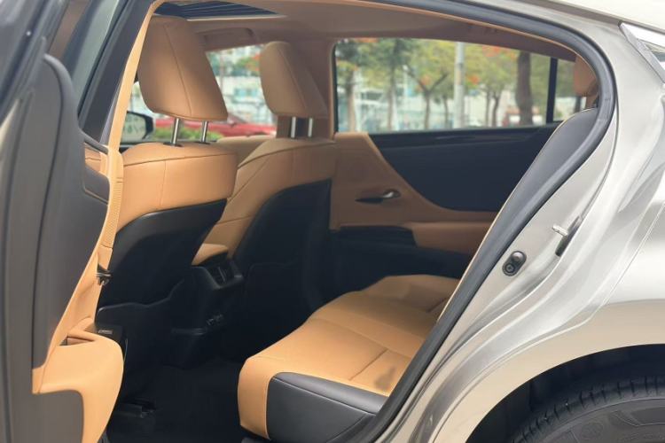 Used Lexus ES 2022 200 Excellence Edition Interior 5