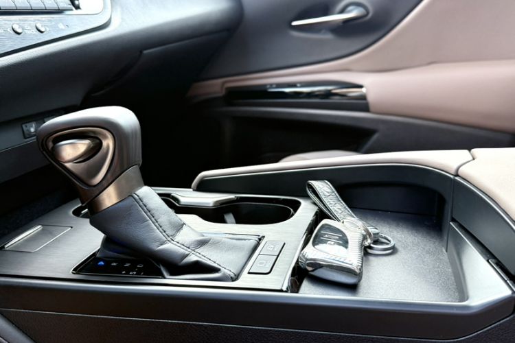 Used Lexus ES 2022 300h Deluxe Edition Interior 5