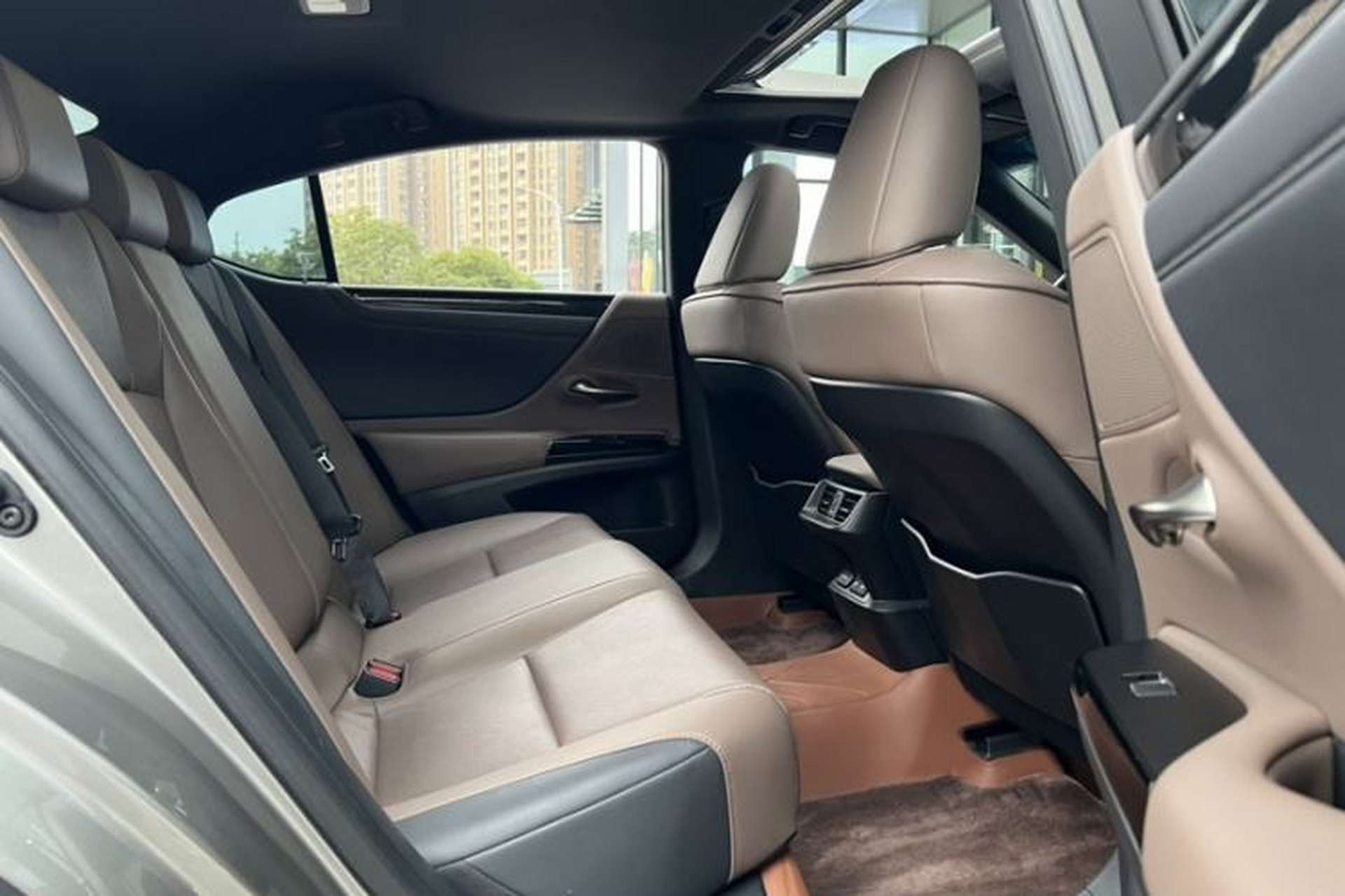 Used Lexus ES 2022 200 Excellence Edition Interior 7