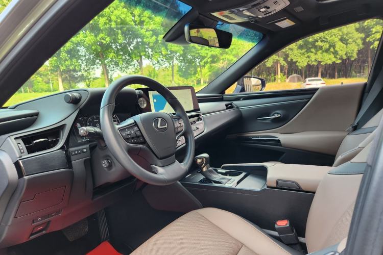 Used Lexus ES 2022 200 Excellence Edition Interior 8