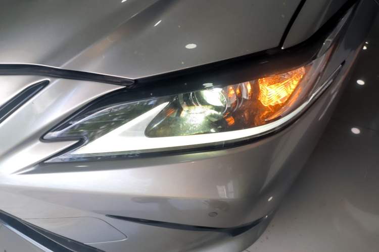 Used Lexus ES 2022 200 Luxury Edition Left Front Headlight