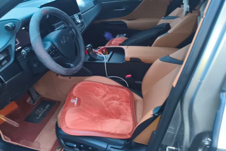 Used Lexus ES 2022 300h Excellence Edition Left Front Seat