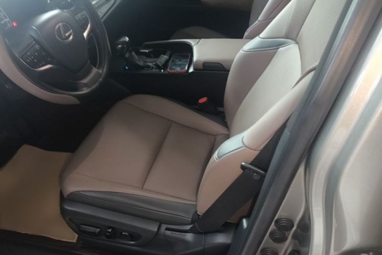 Used Lexus ES 2022 260 Excellence Edition Left Front Seat