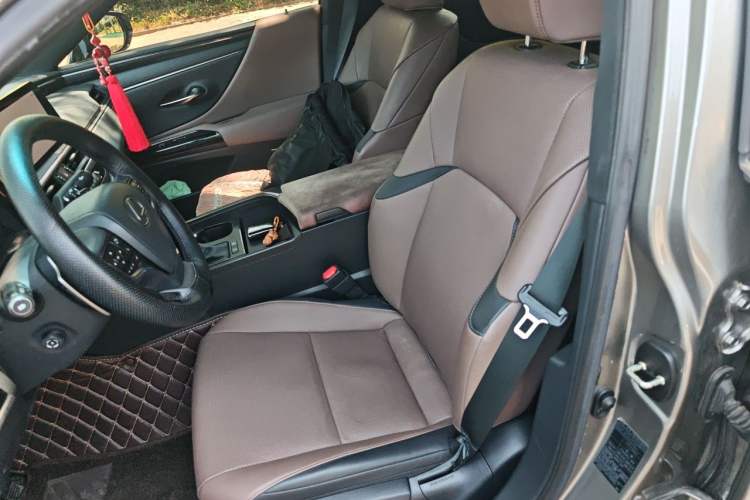 Used Lexus ES 2022 260 Excellence Edition Left Front Seat