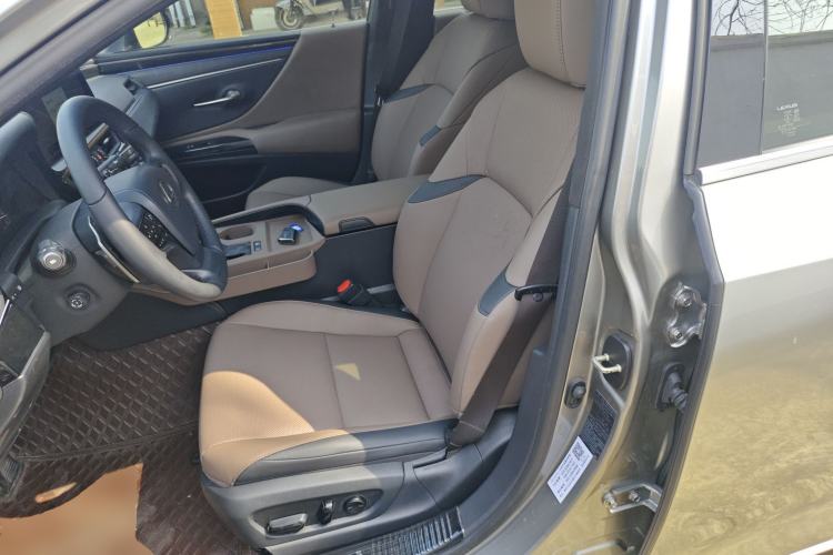Used Lexus ES 2022 300h Excellence Edition Left Front Seat