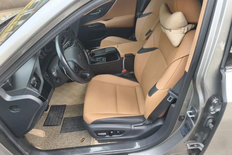 Used Lexus ES 2022 200 Excellence Edition Left Front Seat