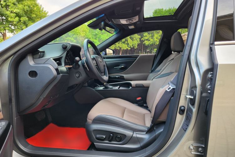 Used Lexus ES 2022 200 Excellence Edition Left Front Seat