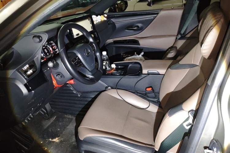 Used Lexus ES 2022 200 Excellence Edition Left Front Seat