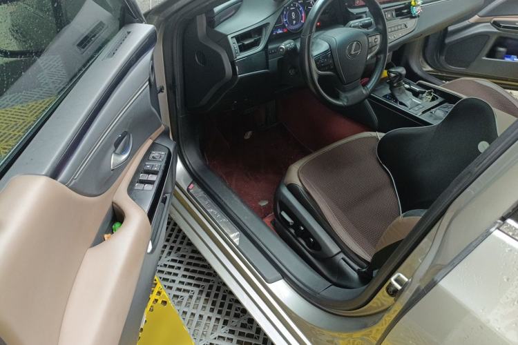 Used Lexus ES 2022 200 Excellence Edition Left Front Seat