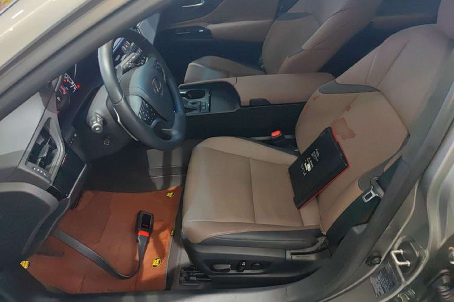 Used Lexus ES 2022 200 Excellence Edition Left Front Seat