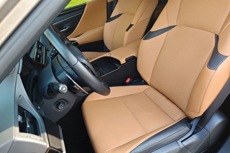 Used Lexus ES 2022 200 Excellence Edition Left Front Seat