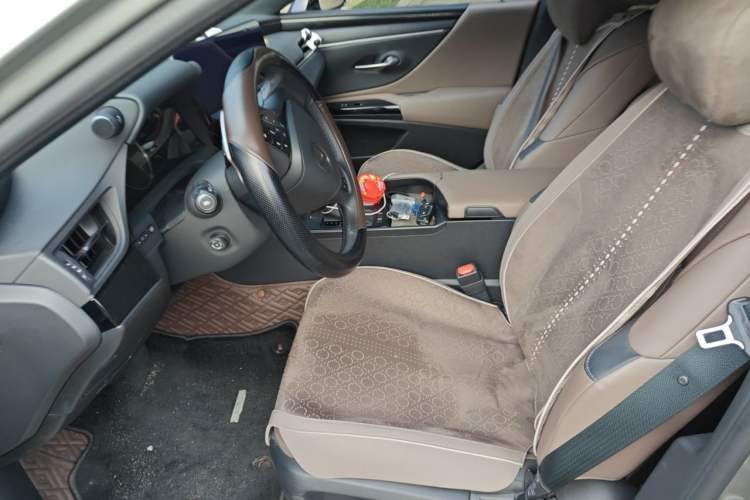 Used Lexus ES 2022 200 Excellence Edition Left Front Seat