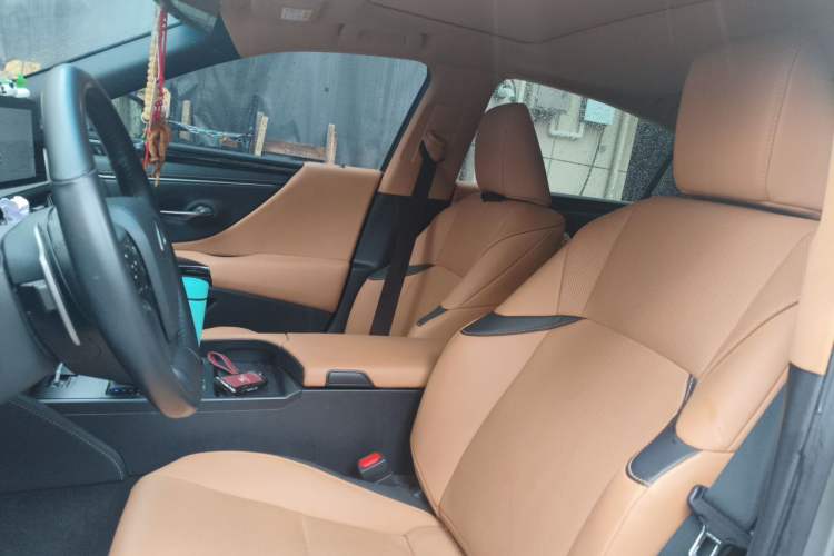 Used Lexus ES 2022 200 Excellence Edition Left Front Seat