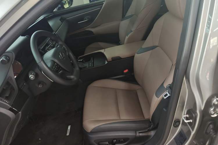 Used Lexus ES 2022 200 Excellence Edition Left Front Seat