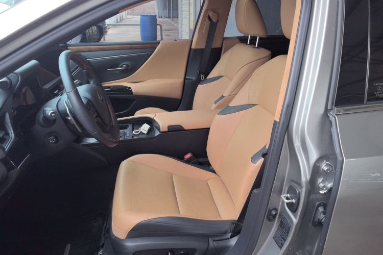 Used Lexus ES 2022 200 Luxury Edition Left Front Seat