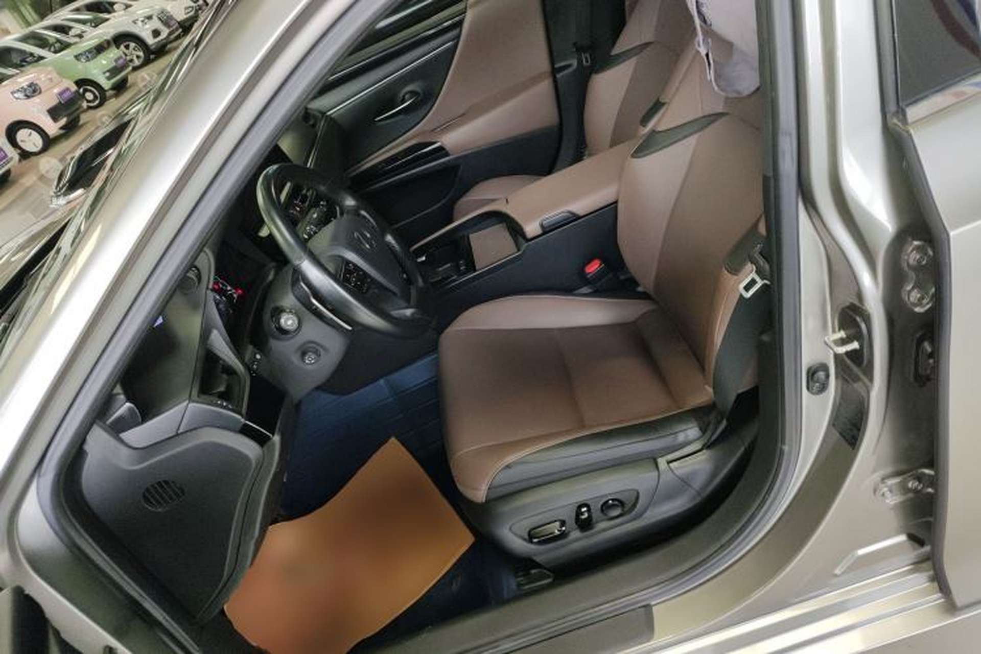 Used Lexus ES 2022 200 Excellence Edition Left Front Seat