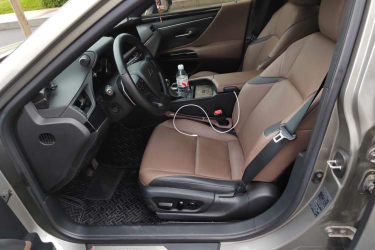 Used Lexus ES 2022 200 Excellence Edition Left Front Seat