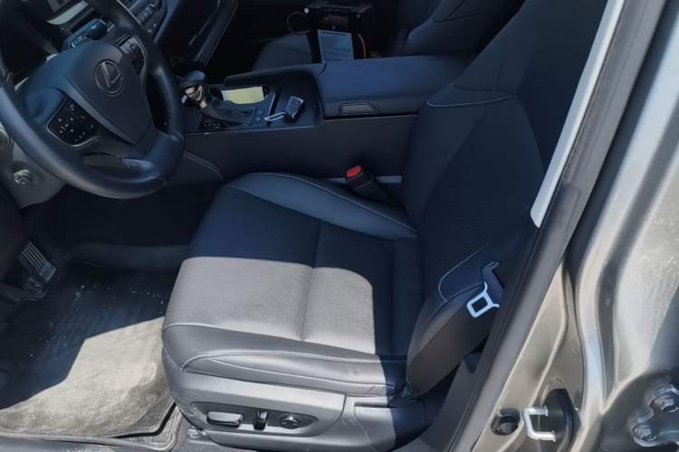 Used Lexus ES 2022 200 Excellence Edition Left Front Seat