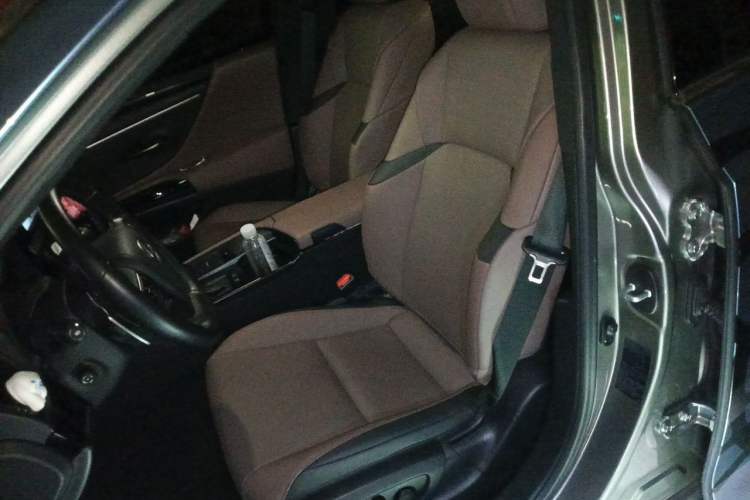 Used Lexus ES 2022 200 Excellence Edition Left Front Seat