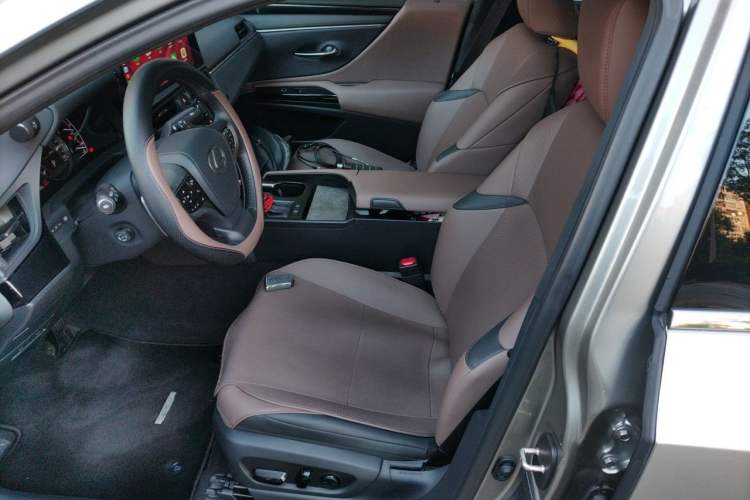 Used Lexus ES 2022 200 Excellence Edition Left Front Seat