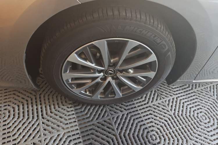 Used Lexus ES 2022 200 Excellence Edition Left Front Wheel Hub