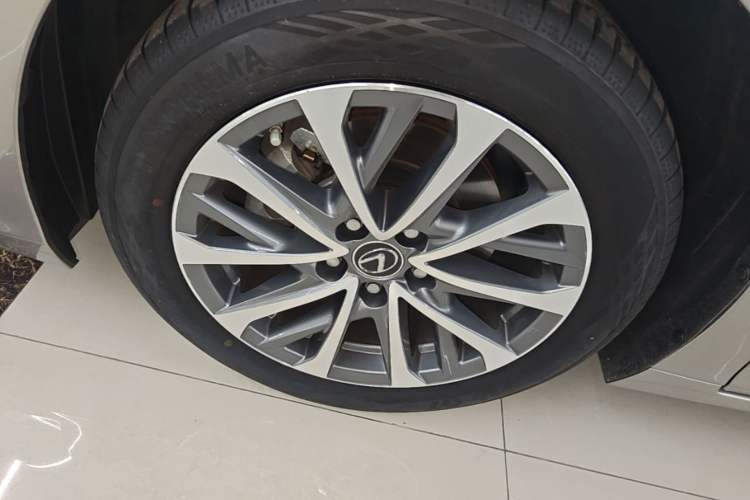 Used Lexus ES 2022 200 Excellence Edition Left Front Wheel Hub
