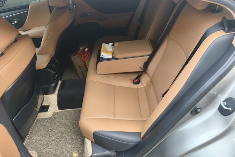 Used Lexus ES 2022 200 Excellence Edition Left Rear Seat