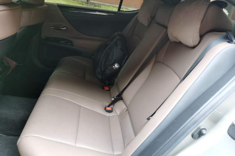 Used Lexus ES 2022 300h Excellence Edition Left Rear Seat