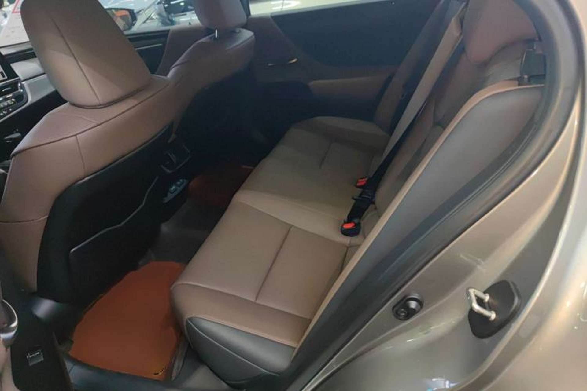 Used Lexus ES 2022 200 Excellence Edition Left Rear Seat