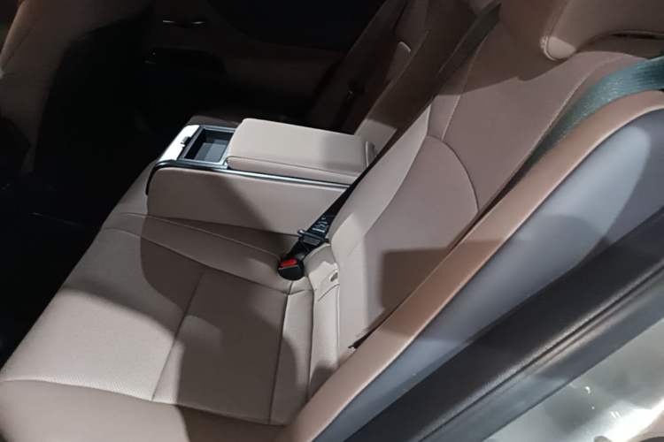 Used Lexus ES 2022 200 Excellence Edition Left Rear Seat