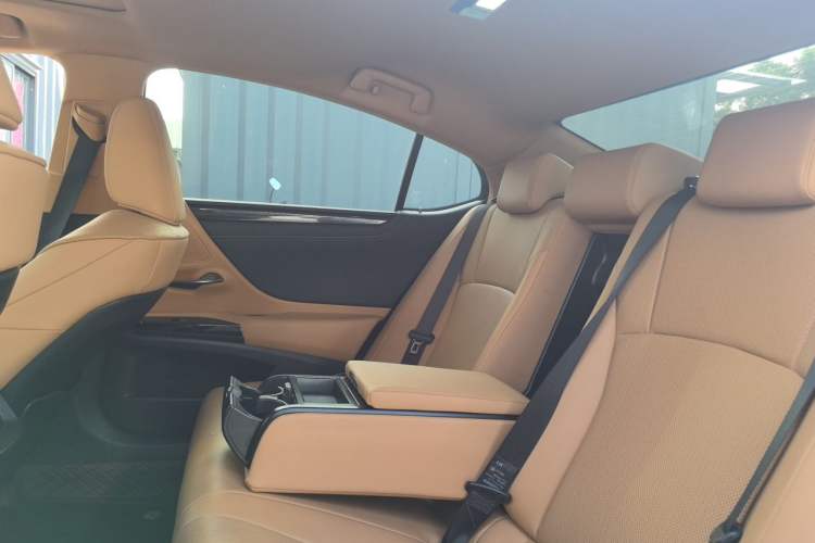 Used Lexus ES 2022 200 Excellence Edition Left Rear Seat